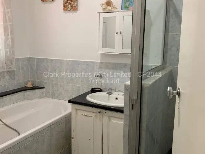 6 Bedroom House for Sale in Chisipite, Harare