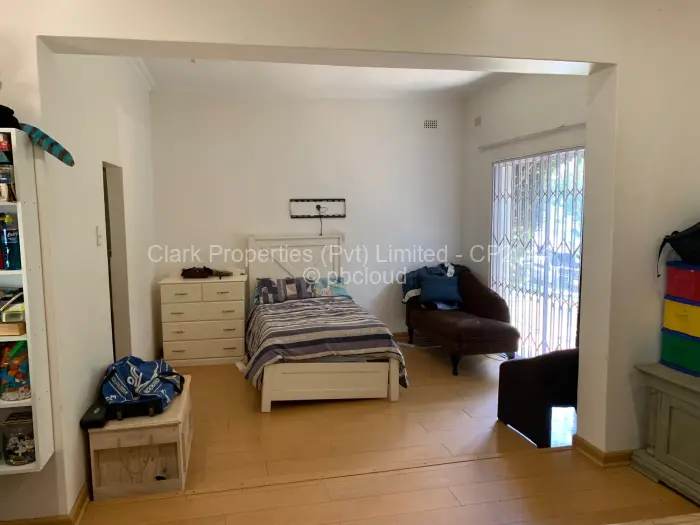 6 Bedroom House for Sale in Chisipite, Harare