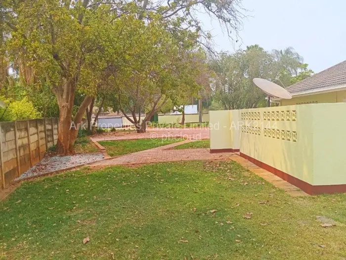4 Bedroom House to Rent in Mount Pleasant