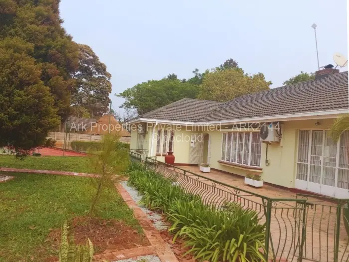 4 Bedroom House to Rent in Mount Pleasant