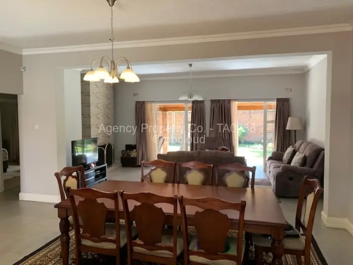 Townhouse/Complex/Cluster to Rent in Newlands