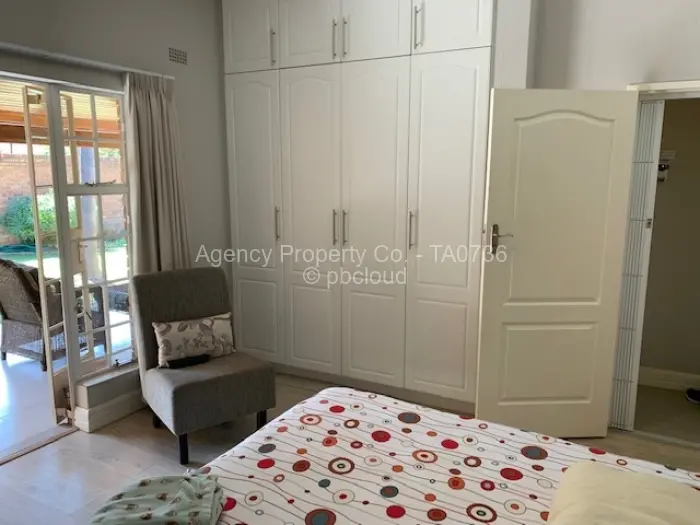 Townhouse/Complex/Cluster to Rent in Newlands