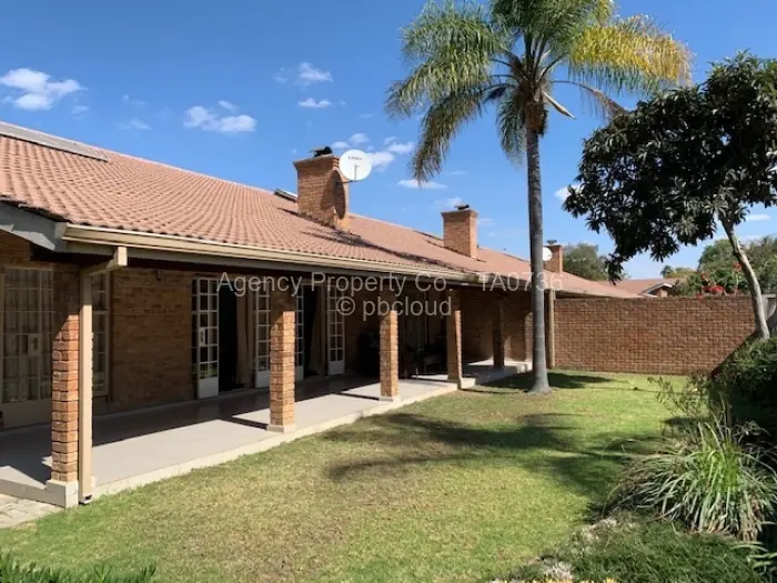 Townhouse/Complex/Cluster to Rent in Newlands