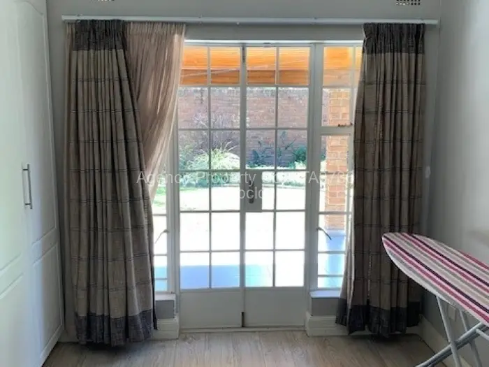 Townhouse/Complex/Cluster to Rent in Newlands