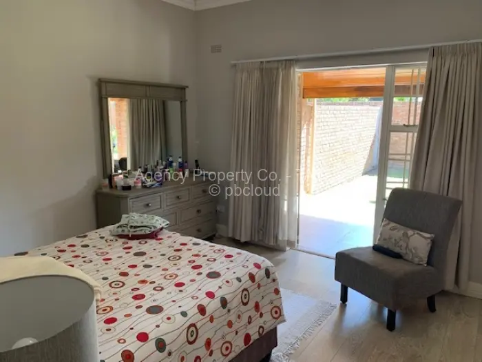 Townhouse/Complex/Cluster to Rent in Newlands