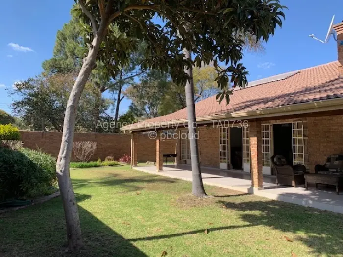 Townhouse/Complex/Cluster to Rent in Newlands