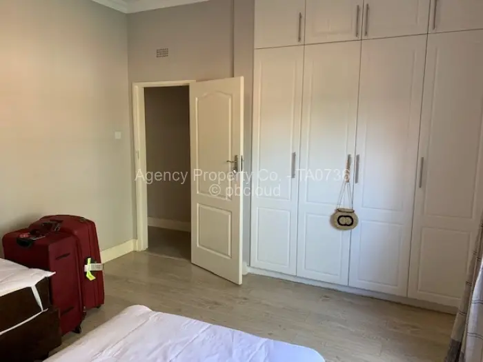 Townhouse/Complex/Cluster to Rent in Newlands