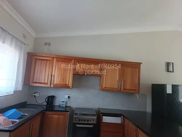 Townhouse/Cluster to Rent in Meyrick Park, Harare