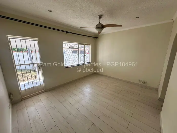 Townhouse/Complex/Cluster to Rent in Avondale