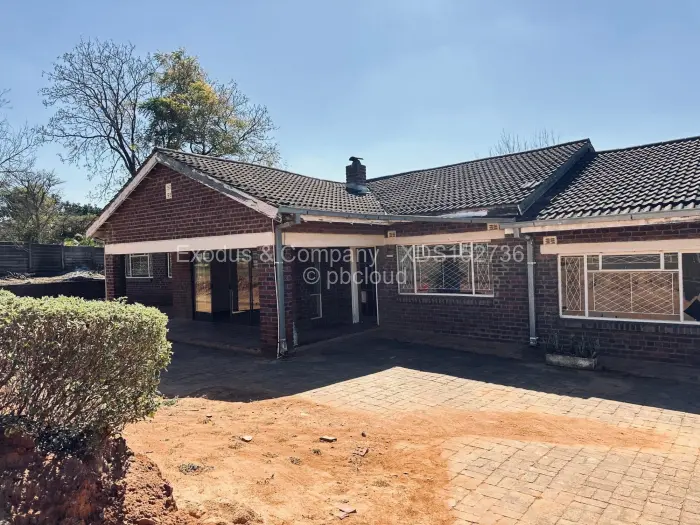 7 Bedroom House for Sale in Borrowdale, Harare