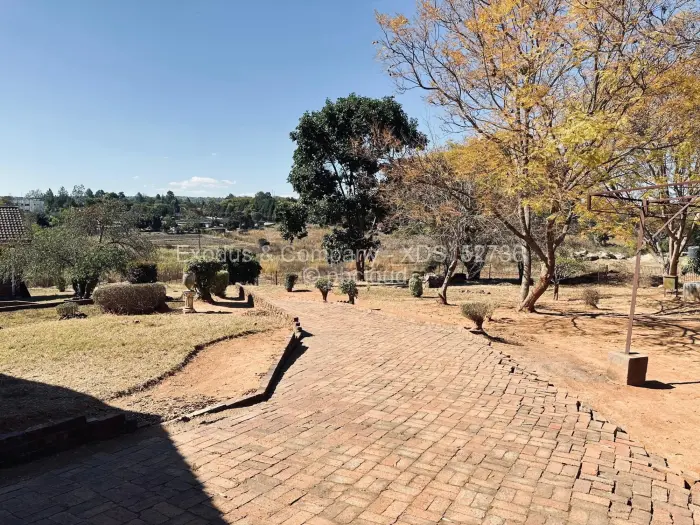 7 Bedroom House for Sale in Borrowdale, Harare