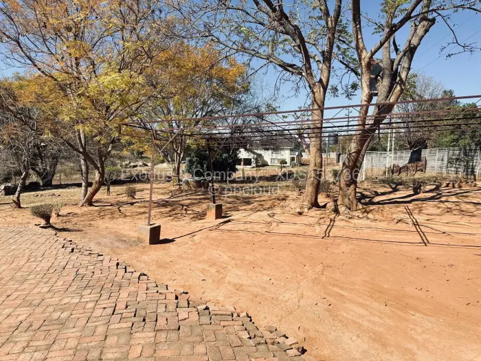 7 Bedroom House for Sale in Borrowdale, Harare