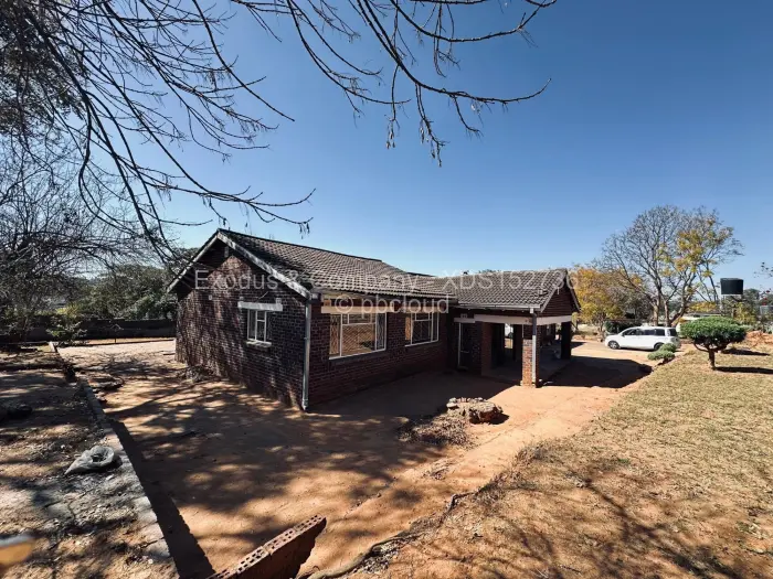 7 Bedroom House for Sale in Borrowdale, Harare