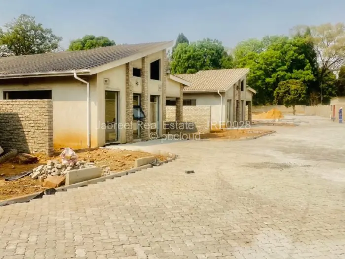 Townhouse/Complex/Cluster to Rent in Marlborough