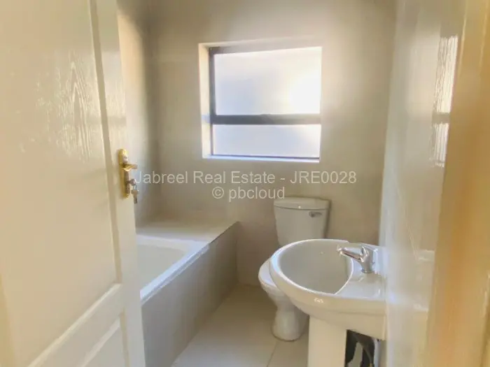 Townhouse/Complex/Cluster to Rent in Marlborough