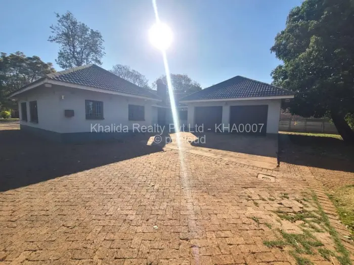 4 Bedroom House to Rent in Mount Pleasant