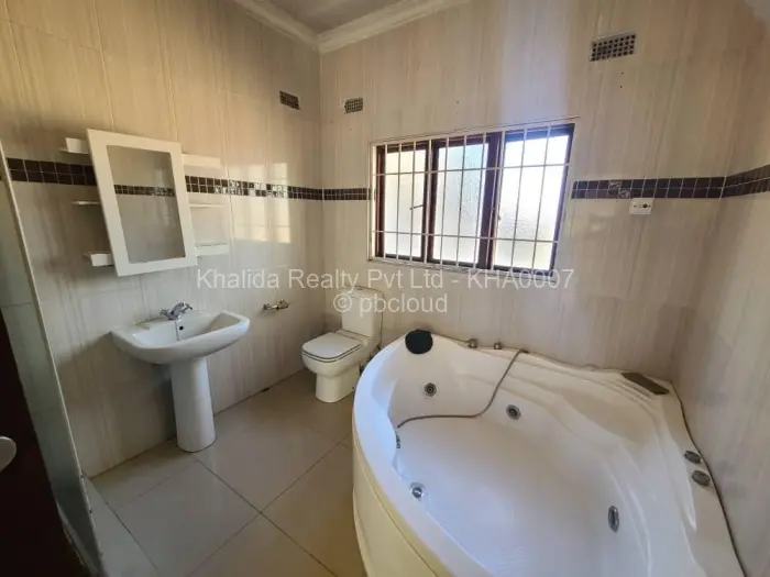 4 Bedroom House to Rent in Mount Pleasant