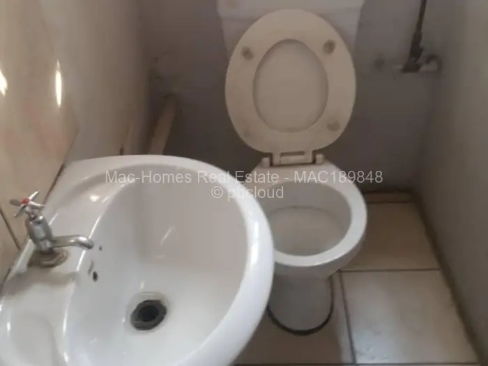 Townhouse/Cluster for Sale in Avenues, Harare