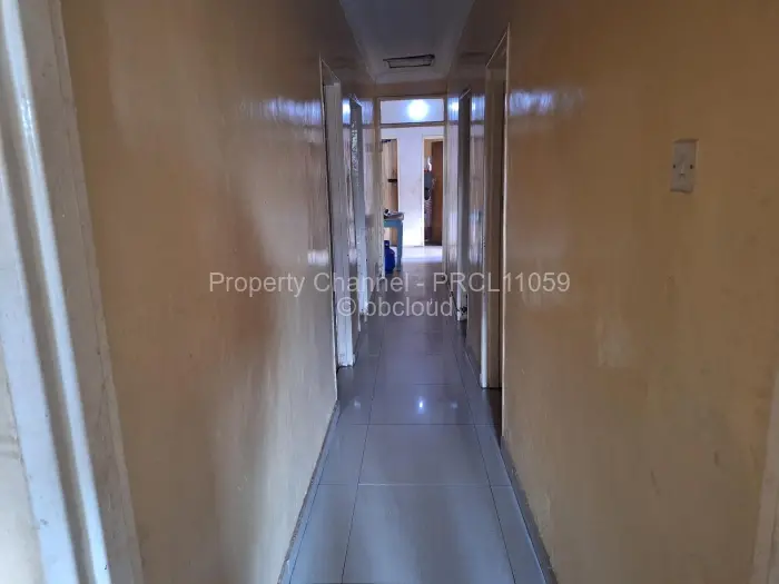 5 Bedroom House for Sale in Mabvuku, Harare