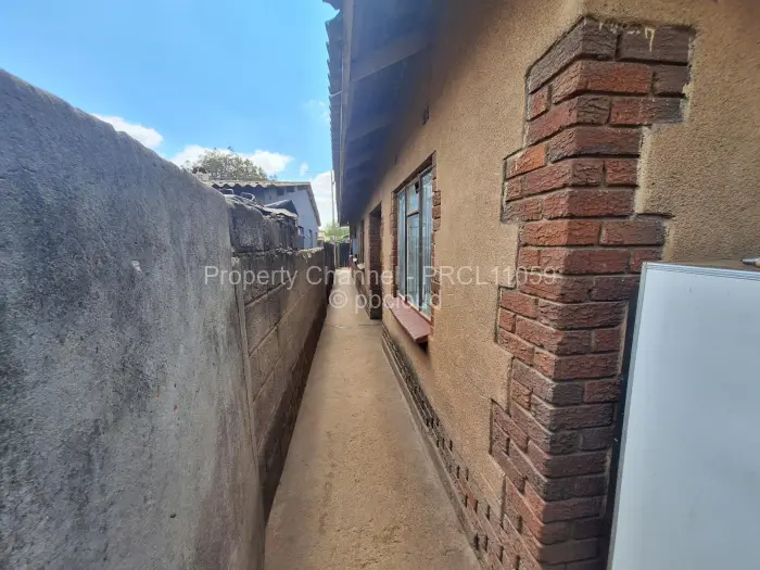 5 Bedroom House for Sale in Mabvuku, Harare