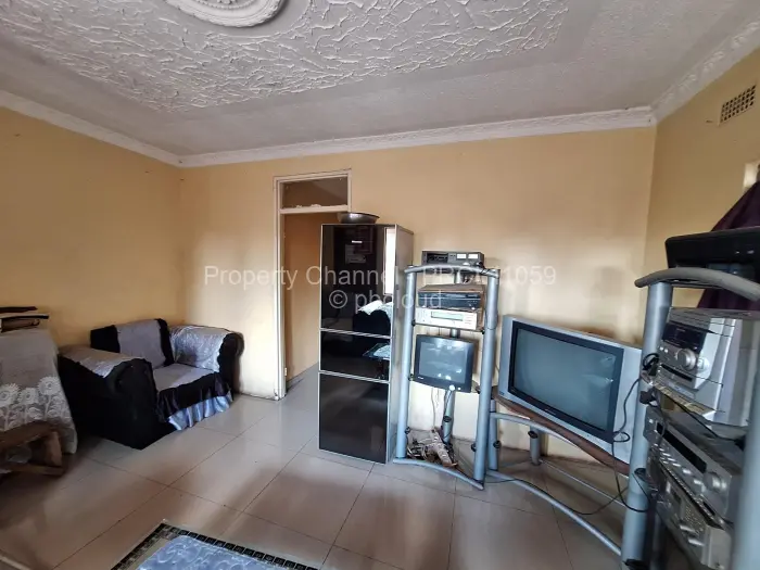 5 Bedroom House for Sale in Mabvuku, Harare