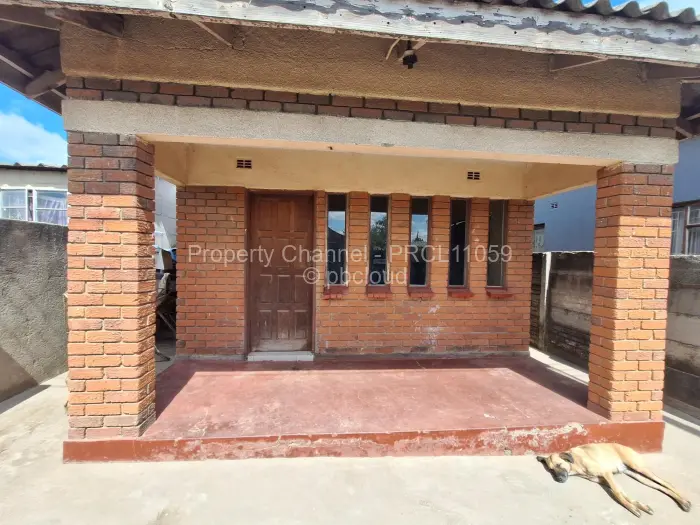 5 Bedroom House for Sale in Mabvuku, Harare