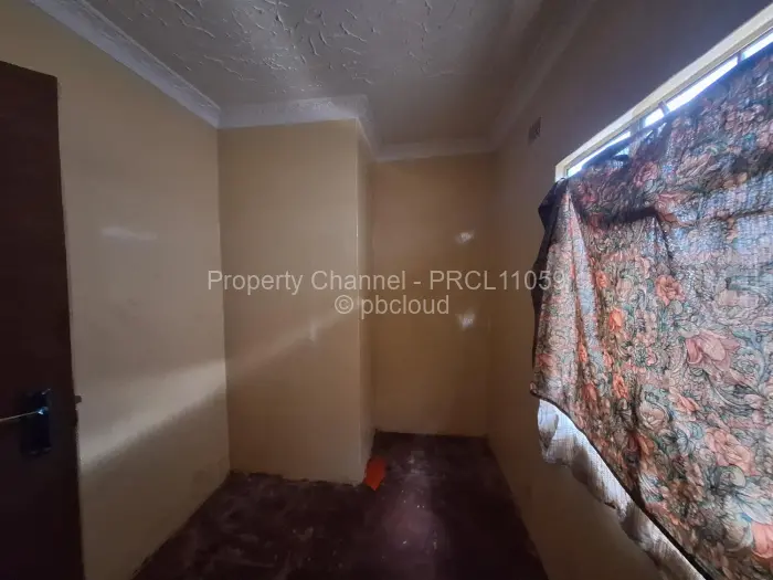 5 Bedroom House for Sale in Mabvuku, Harare