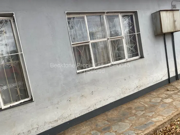 2 Bedroom House for Sale in Queensdale Byo, Bulawayo