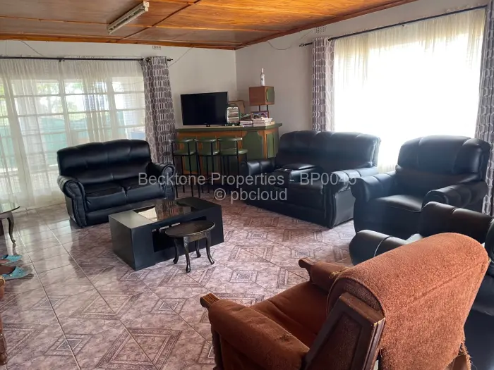 2 Bedroom House for Sale in Queensdale Byo, Bulawayo