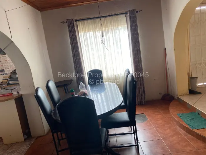 2 Bedroom House for Sale in Queensdale Byo, Bulawayo