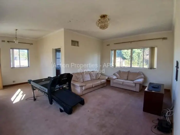 6 Bedroom House to Rent in Mount Pleasant