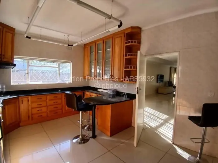 6 Bedroom House to Rent in Mount Pleasant