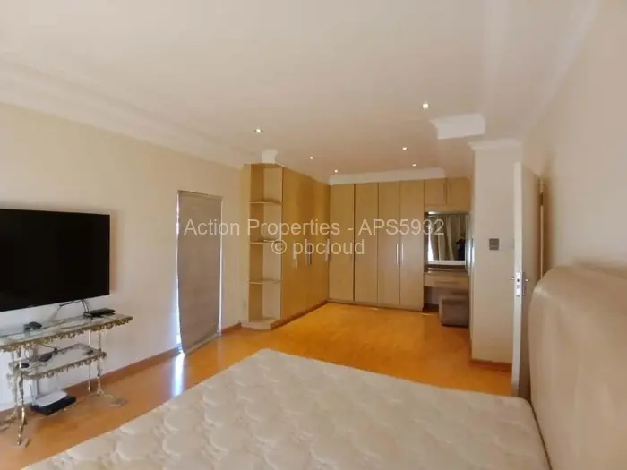6 Bedroom House to Rent in Mount Pleasant