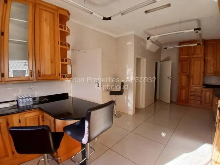 6 Bedroom House to Rent in Mount Pleasant