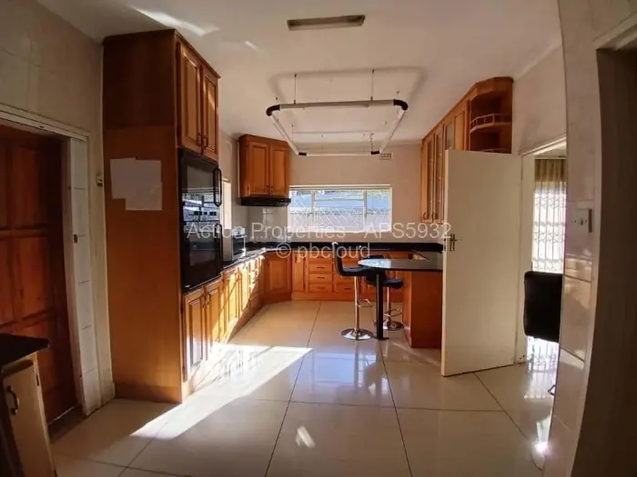 6 Bedroom House to Rent in Mount Pleasant