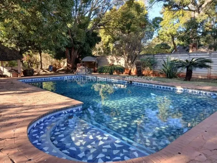 6 Bedroom House to Rent in Mount Pleasant