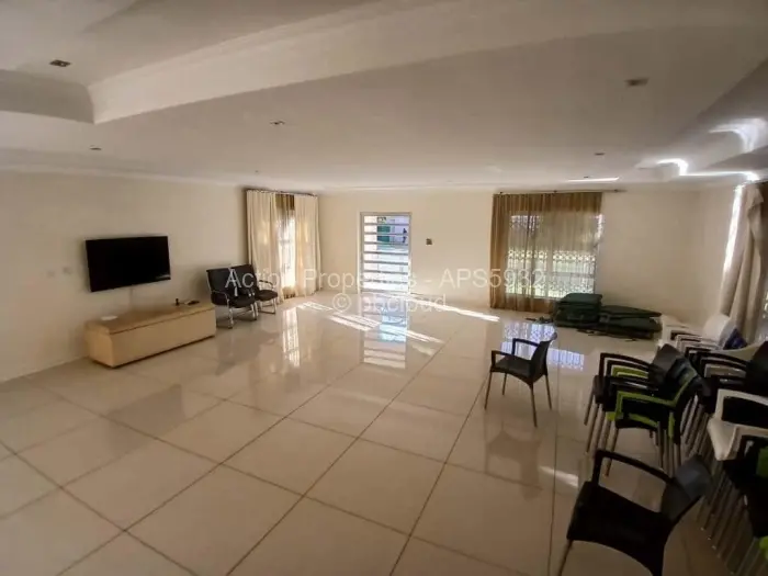 6 Bedroom House to Rent in Mount Pleasant