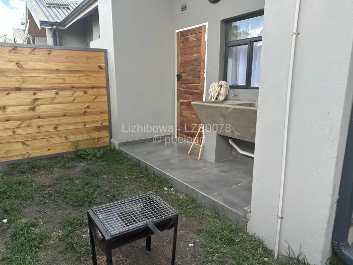 Townhouse/Complex/Cluster to Rent in Alexandra Park