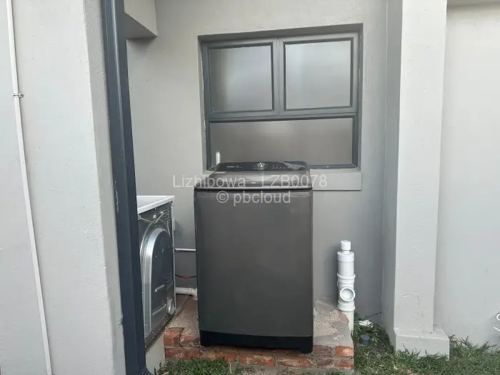 Townhouse/Complex/Cluster to Rent in Alexandra Park