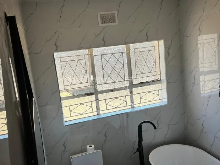 5 Bedroom House for Sale in Windsor Park, Ruwa