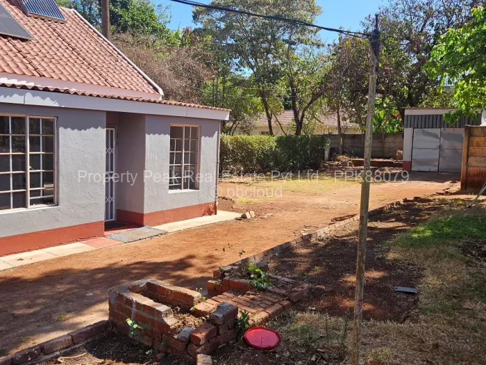House to Rent in Kamfinsa, Harare