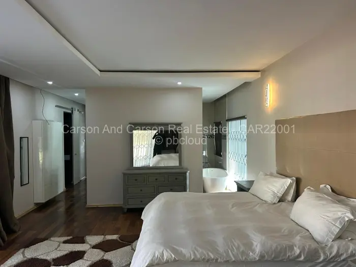 Townhouse/Complex/Cluster to Rent in Newlands, Harare