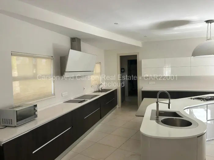 Townhouse/Complex/Cluster to Rent in Newlands, Harare