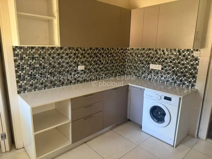 Townhouse/Complex/Cluster to Rent in Newlands, Harare