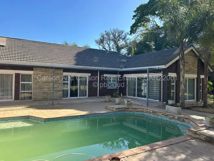 Townhouse/Complex/Cluster to Rent in Newlands, Harare