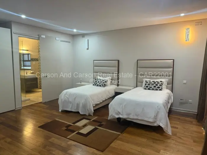 Townhouse/Complex/Cluster to Rent in Newlands, Harare