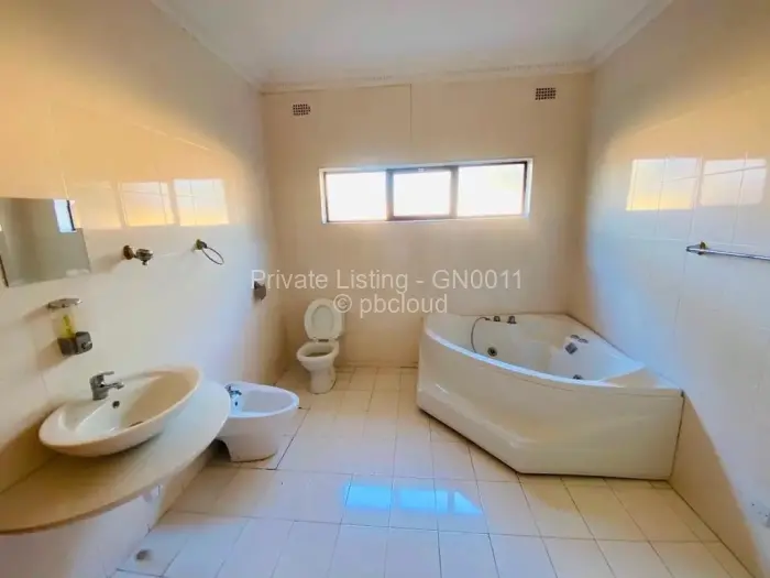 5 Bedroom House for Sale in Borrowdale, Harare