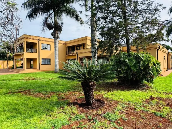 5 Bedroom House for Sale in Borrowdale, Harare