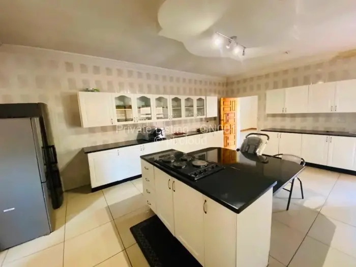 5 Bedroom House for Sale in Borrowdale, Harare