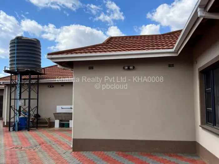 Townhouse/Complex/Cluster to Rent in Madokero Estates